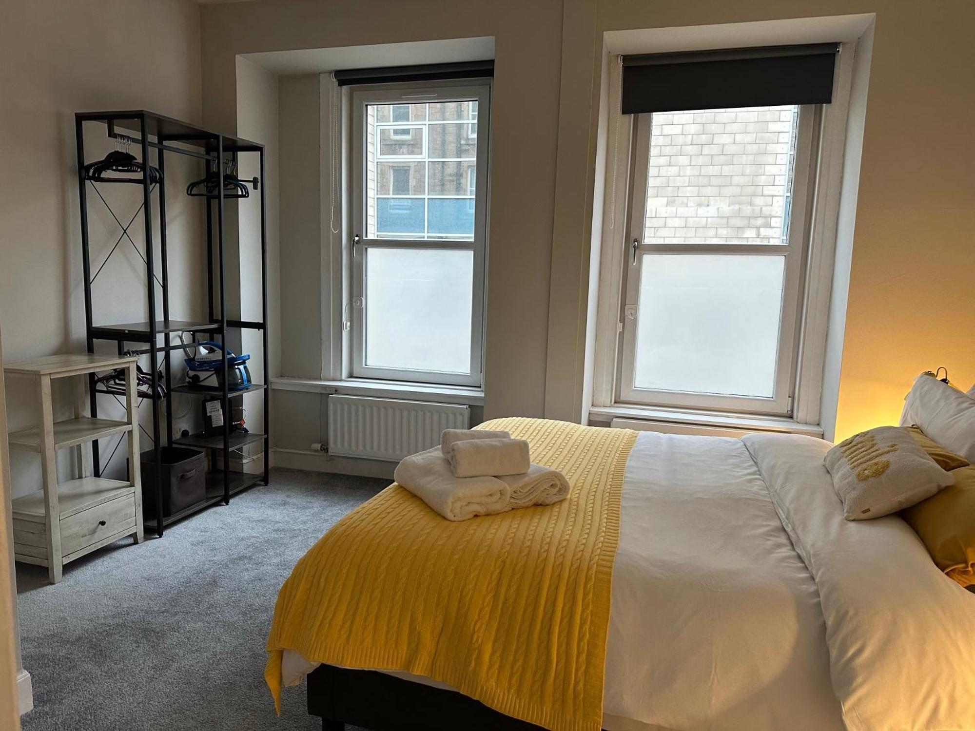 Two Bed Apartment Эдинбург Экстерьер фото
